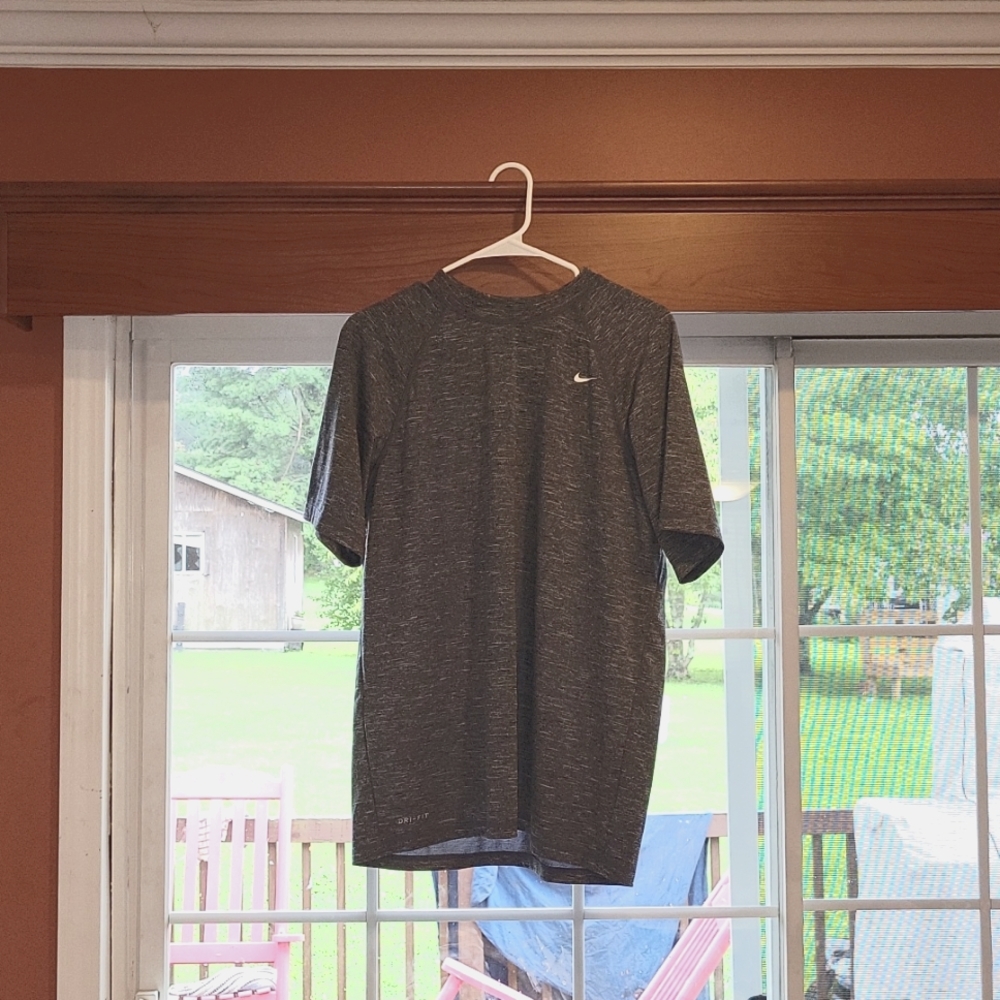Men's Short Sleeved Nike Dry Fit Shirt